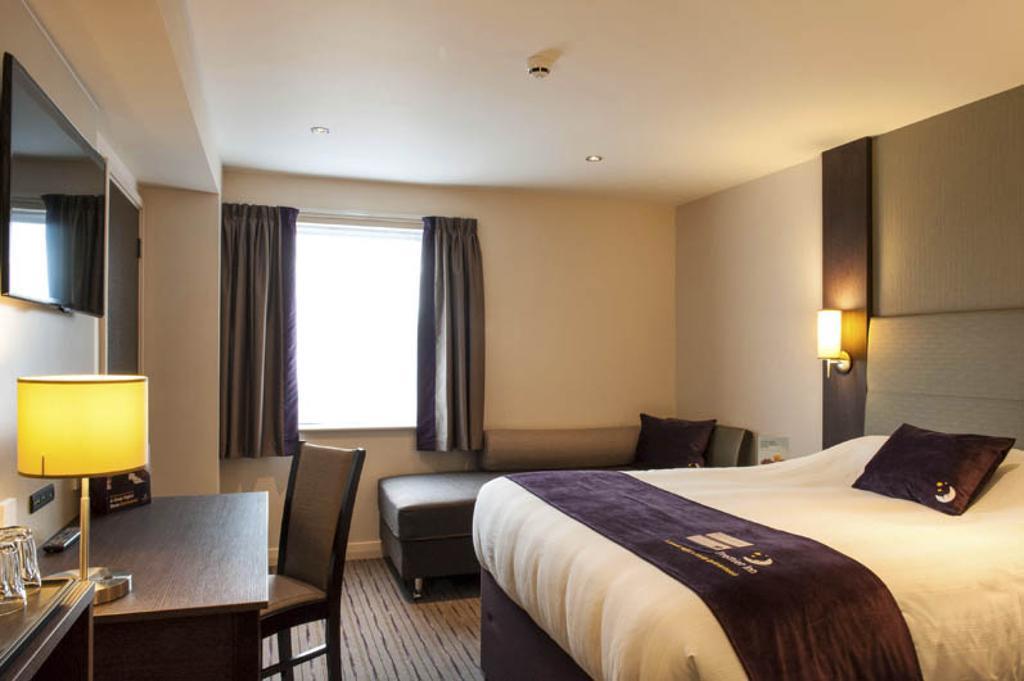 Premier Inn Barrow In Furness Extérieur photo